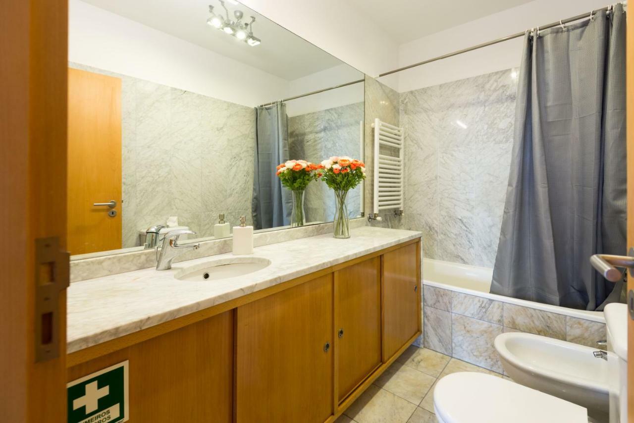 By The Sea Apartment With Large Private Terrace 마토지뉴스 외부 사진